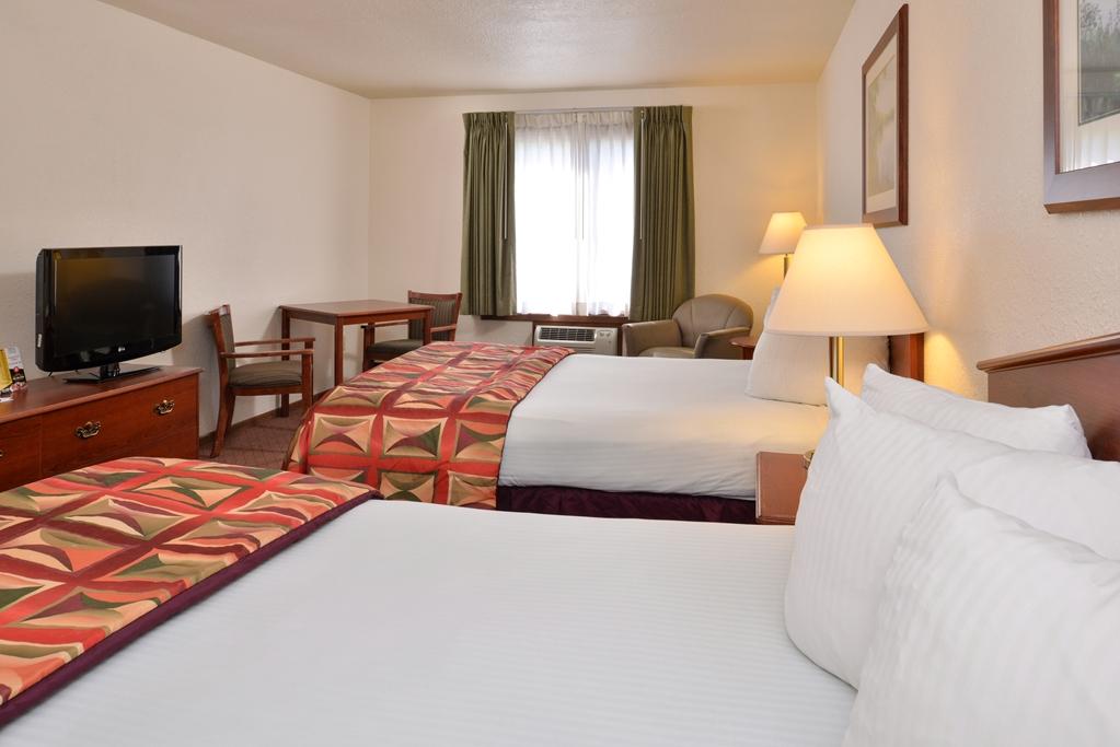 Magnuson Hotel Country Inn Ishpeming Habitación foto