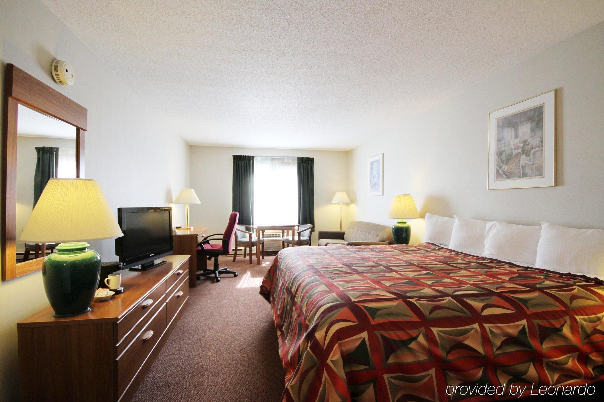 Magnuson Hotel Country Inn Ishpeming Habitación foto